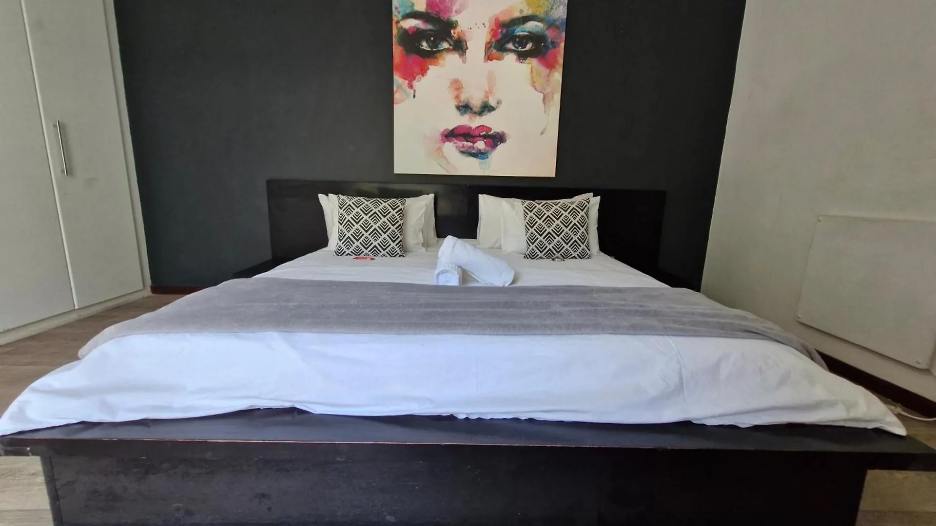 Regent Casa'S - Cape Towns Blouberg Area - Where 20 People Can Stay