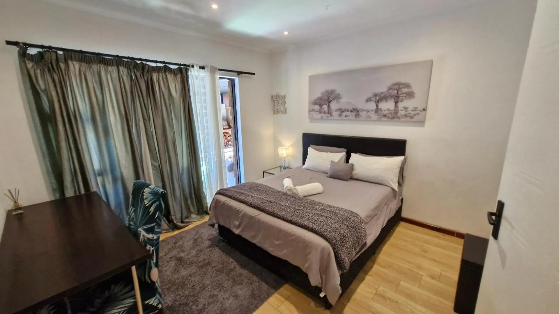 Regent Casa'S - Cape Towns Blouberg Area - Where 20 People Can Stay Sudafrica