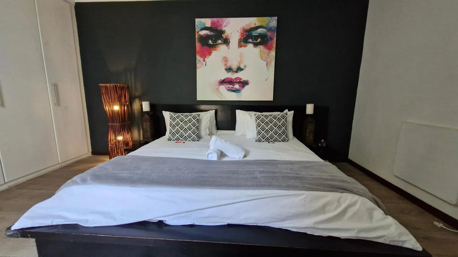 Regent Casa'S - Cape Towns Blouberg Area - Where 20 People Can Stay Appartamento