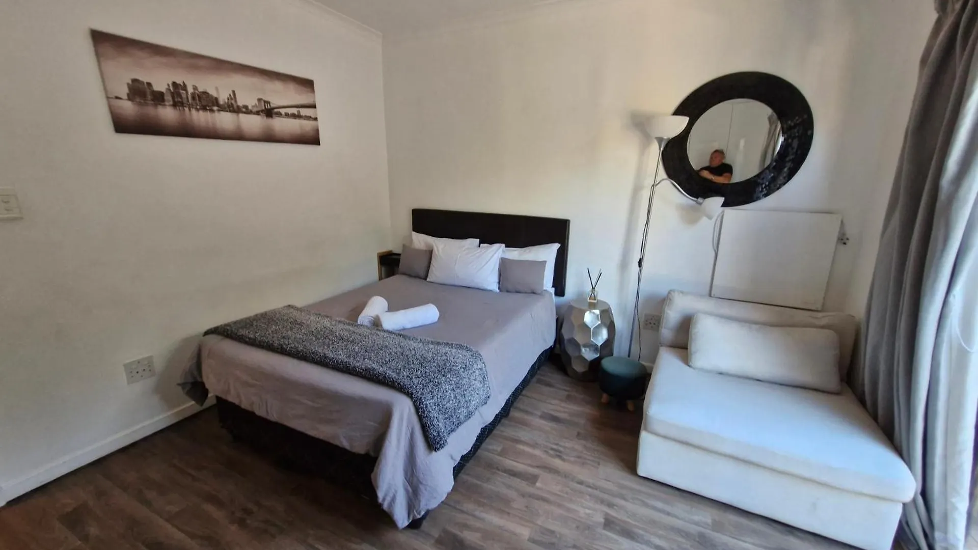 Regent Casa'S - Cape Towns Blouberg Area - Where 20 People Can Stay