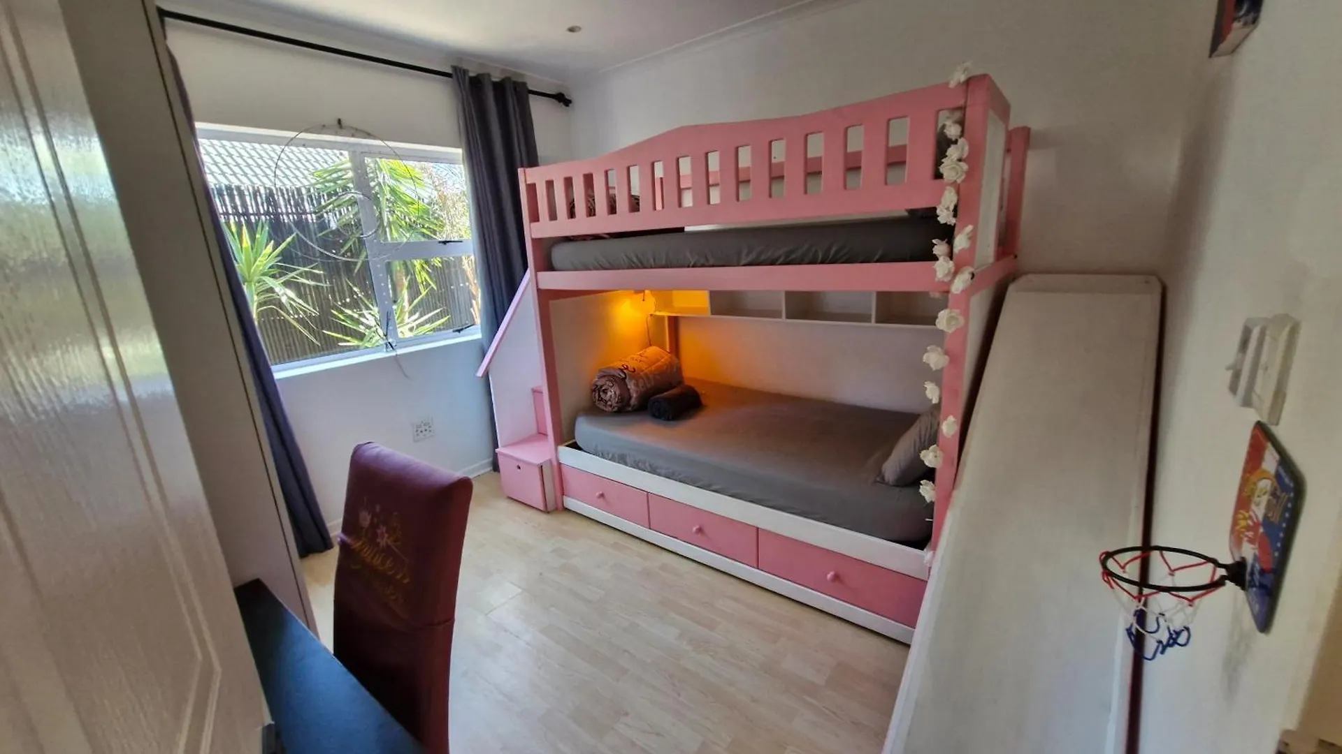 Regent Casa'S - Cape Towns Blouberg Area - Where 20 People Can Stay 0*,  Sudafrica
